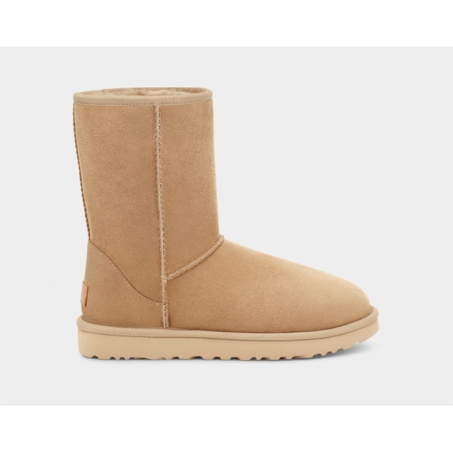 UGG - Women's Classic Short Ii in Omaha NE